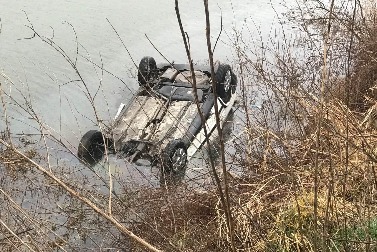 DRAMA U ZAJEČARU! Automobil u punoj brzini sleteo u reku Timok!